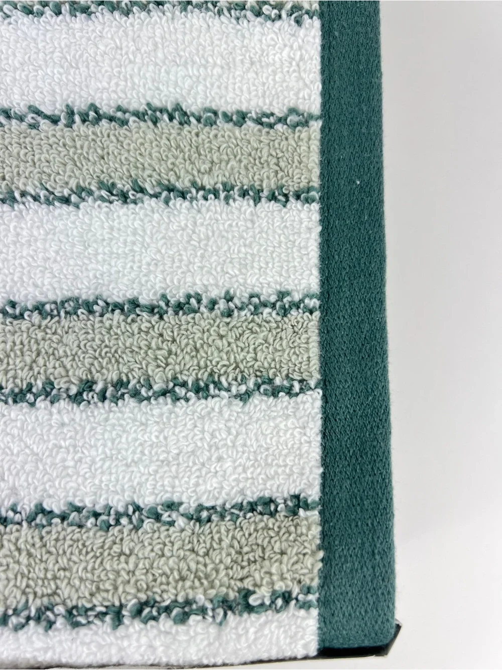 Tommy Bahama Bathroom Towel Set Green and White Ticking Stripe Cotton 2 Pc NEW